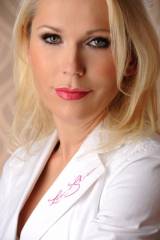 Portrait Dr. med. Darinka Keil, Private Hautarzt & Laserpraxis, Laser & Skincare, Haßloch, Hautärztin