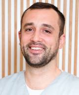 Portrait Antreas Gkazianis, Zahnarztpraxis am Oldentruper Park, Bielefeld, Zahnarzt