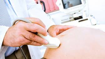 Welche Therapie wird bei einem Teratom in der Schwangerschaft durchgeführt?