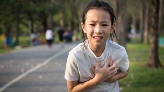Wie erkennt man Herzrhythmusstörungen bei Kindern?