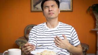 Warum treten Herzrhythmusstörungen nach dem Essen auf?