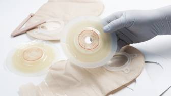 Was ist der Unterschied zwischen einem Kolostoma und einem Ileostoma?