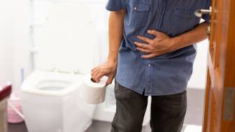 Colitis ulcerosa: Bauchschmerzen und blutige Stuhlgänge