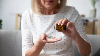 Welche Medikamente und Tabletten helfen bei Osteoporose?