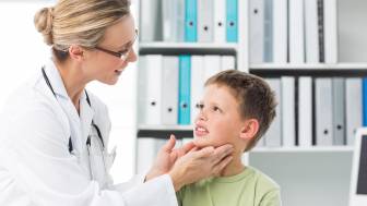 Wie äußert sich eine Schilddrüsenunterfunktion bei Kindern?