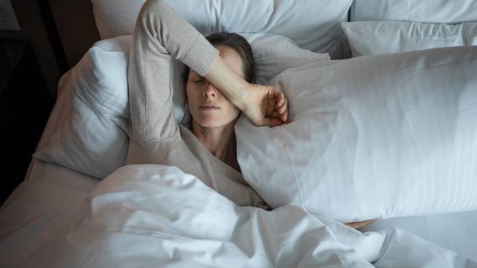 Interview mit Prof. Dr. Elmar Wienecke: Ständig müde und erschöpft? Diese Nährstoffe können helfen