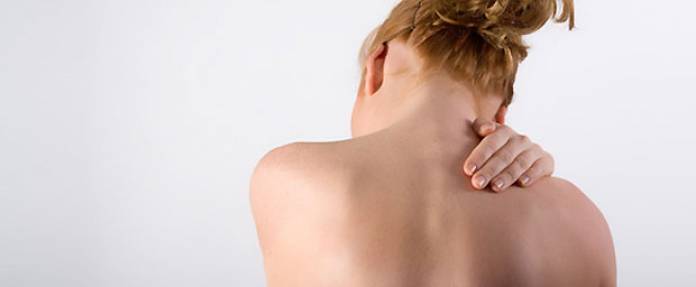 Inwiefern stehen Rückenschmerzen und Doppeltsehen im Zusammenhang?