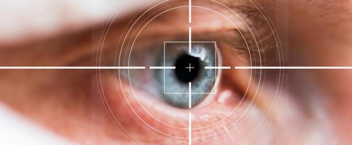 Augenlinse wie Zielscheibe markiert