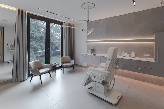 , Dr. med. Caroline Kim, Praxis für Plastische Chirurgie Dr. med. Caroline Kim, München, Plastische Chirurgin, Facharzt für Plastische, Ästhetische und Rekonstruktive Chirurgie