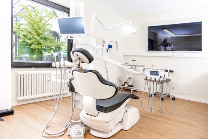 , Dr. Dirk Lindner, Zahnarzt Köln-Ehrenfeld | Zahnarztpraxis Dr. Lindner & Team, Köln, Zahnarzt