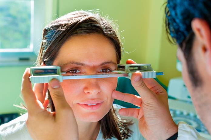 Exophthalmus » Ursachen, Symptome, Diagnose & Behandlung