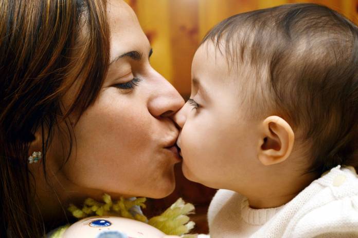Baby küssen trotz herpes