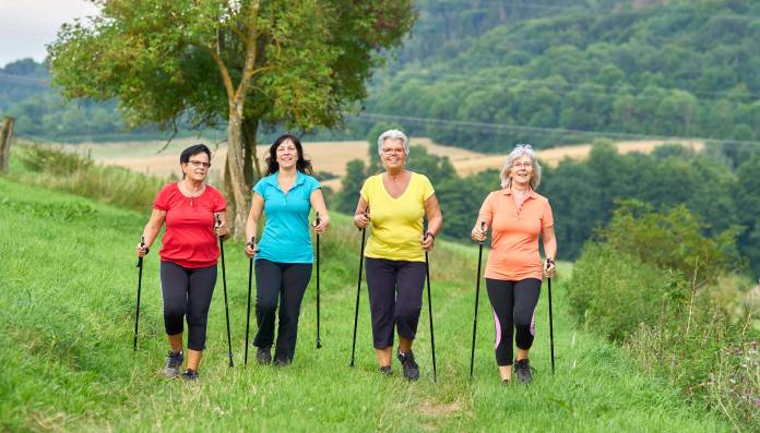 Ältere Frauen beim Walking