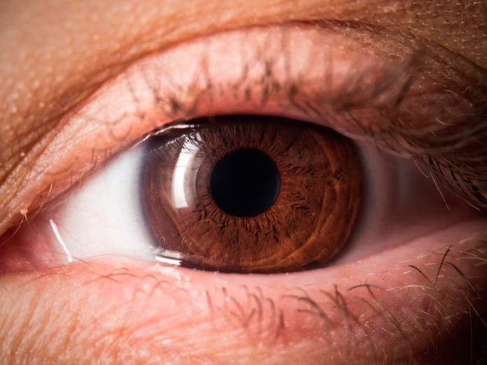 Tränende Augen » Ursachen, Symptome, Diagnose & Behandlung